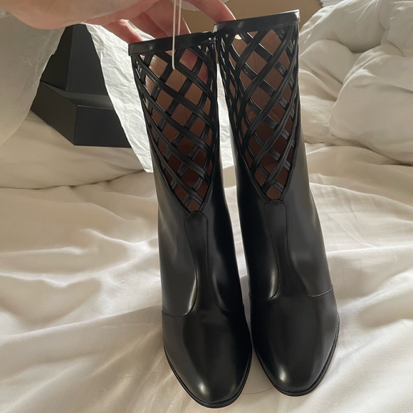 ❌SOLD❌ Authentic Gucci Ankle Boots - Picture 9 of 9